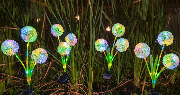 LED Solar Dandelion Garden Light — Sculptural Outdoor Glow